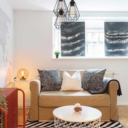 Appartamento Modern Studio near British Square Zagabria Esterno foto