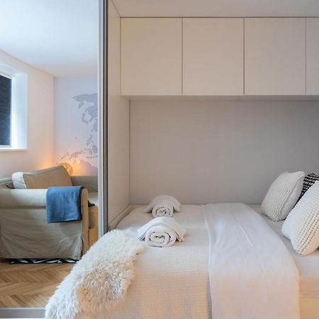 Appartamento Modern Studio near British Square Zagabria Esterno foto