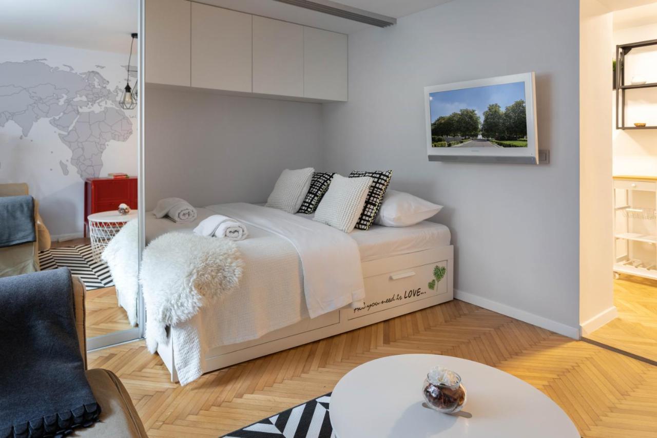Appartamento Modern Studio near British Square Zagabria Esterno foto