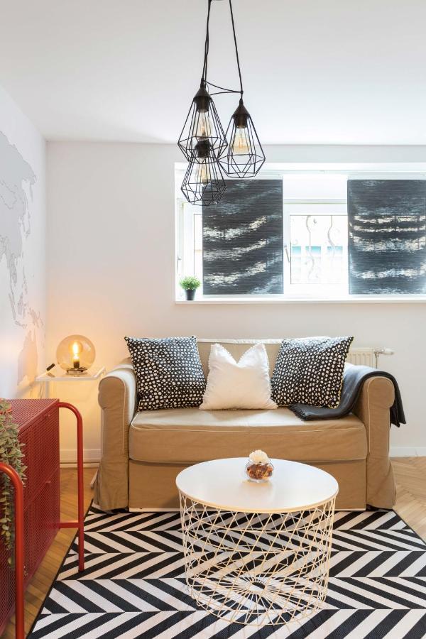 Appartamento Modern Studio near British Square Zagabria Esterno foto