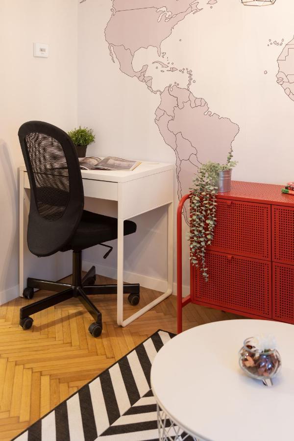 Appartamento Modern Studio near British Square Zagabria Esterno foto