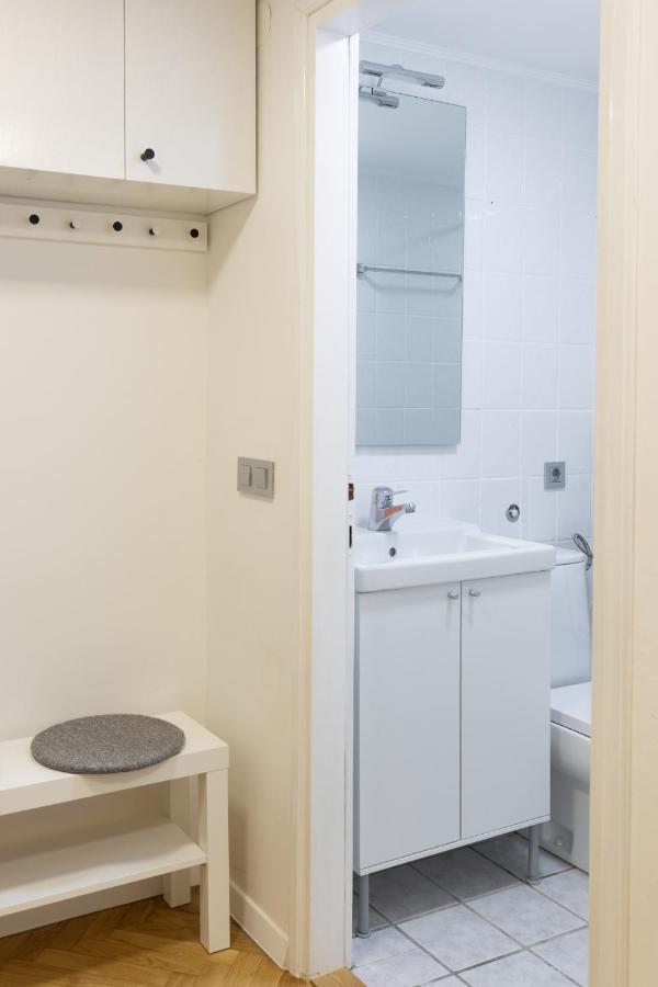 Appartamento Modern Studio near British Square Zagabria Esterno foto