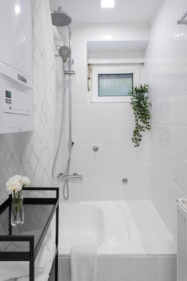 Appartamento Modern Studio near British Square Zagabria Esterno foto